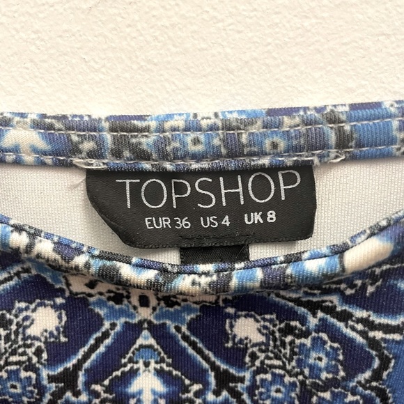 TOPSHOP Pattern Crop Top - Picture 3 of 3